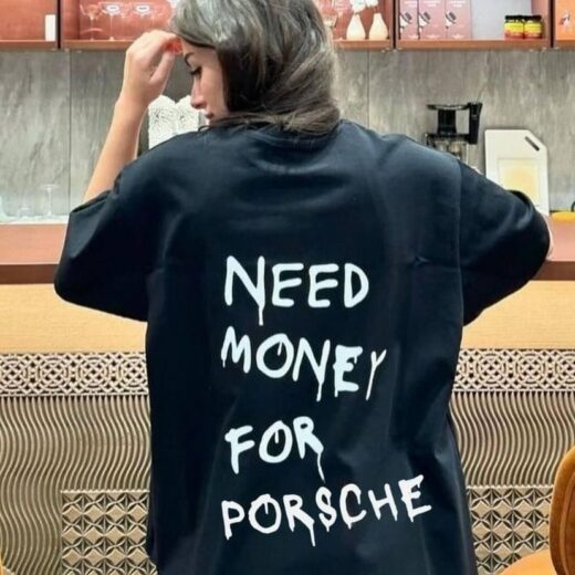 Жіночий оверсайз Футболка PrintBro з принтом Need Money For Porsche